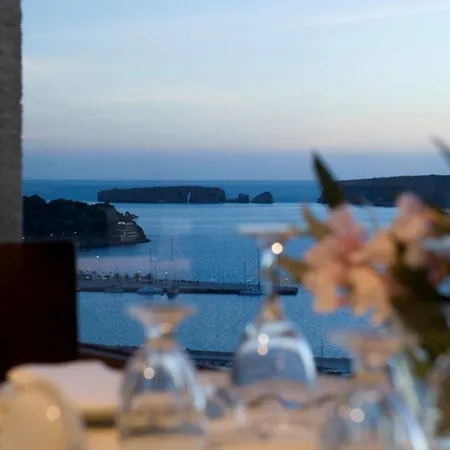 Tina's House Apart Otel 4*