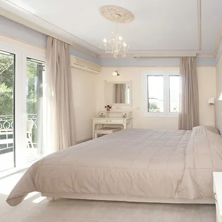 Tina's House 4* ピュロス