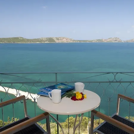 Tina's House アパートホテル