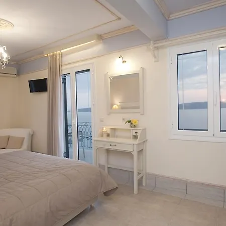 Tina's House Aparthotel Pylos