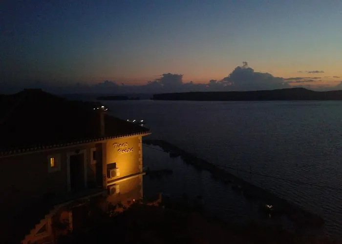 Aparthotel Tina's House